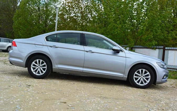 Volkswagen Passat cena 79900 przebieg: 122000, rok produkcji 2020 z Moryń małe 596